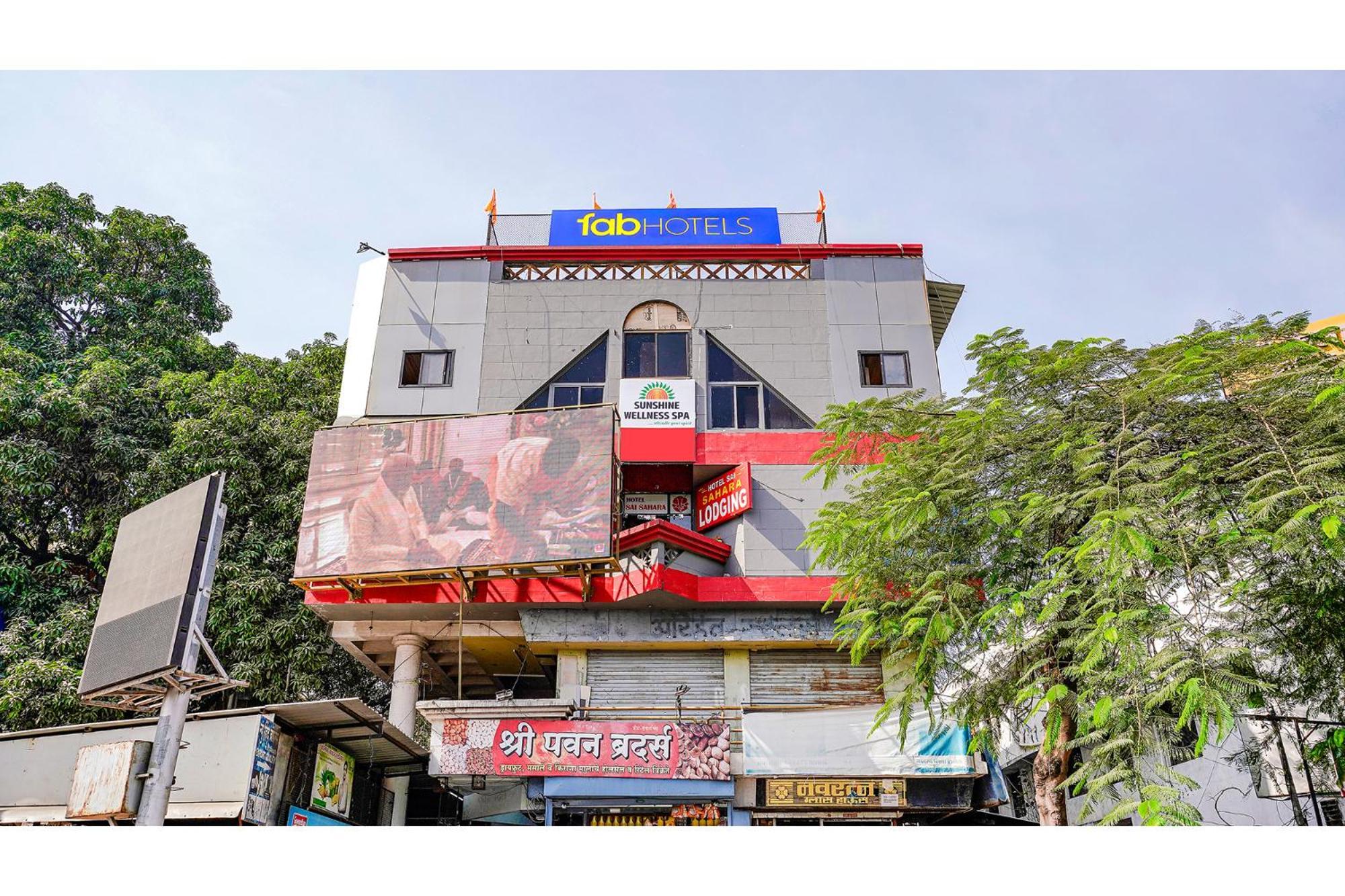 Fabexpress Sai Lodging I - Nr Nashik Railway Station Buitenkant foto